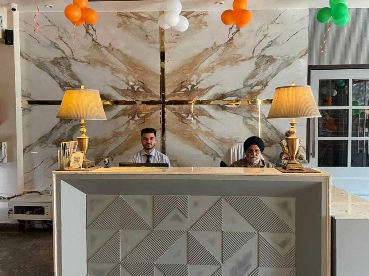 Green Hotel & Restaurant Pathankot Exterior photo