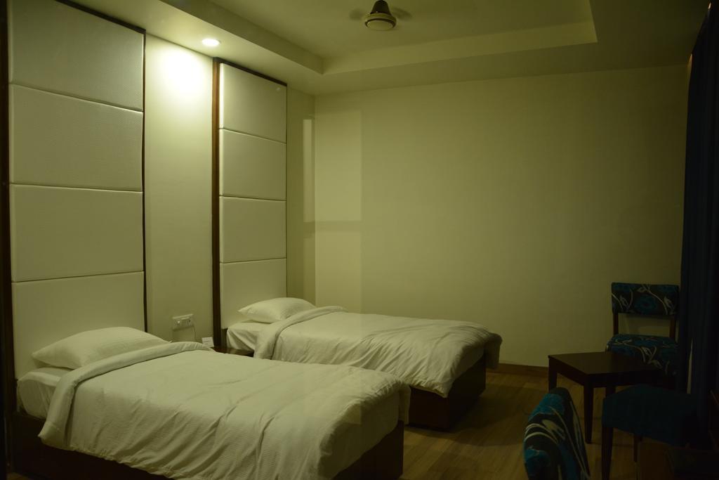 Green Hotel & Restaurant Pathankot Room photo