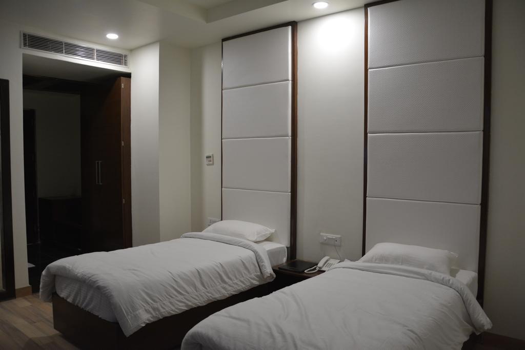 Green Hotel & Restaurant Pathankot Room photo