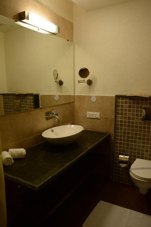 Green Hotel & Restaurant Pathankot Room photo